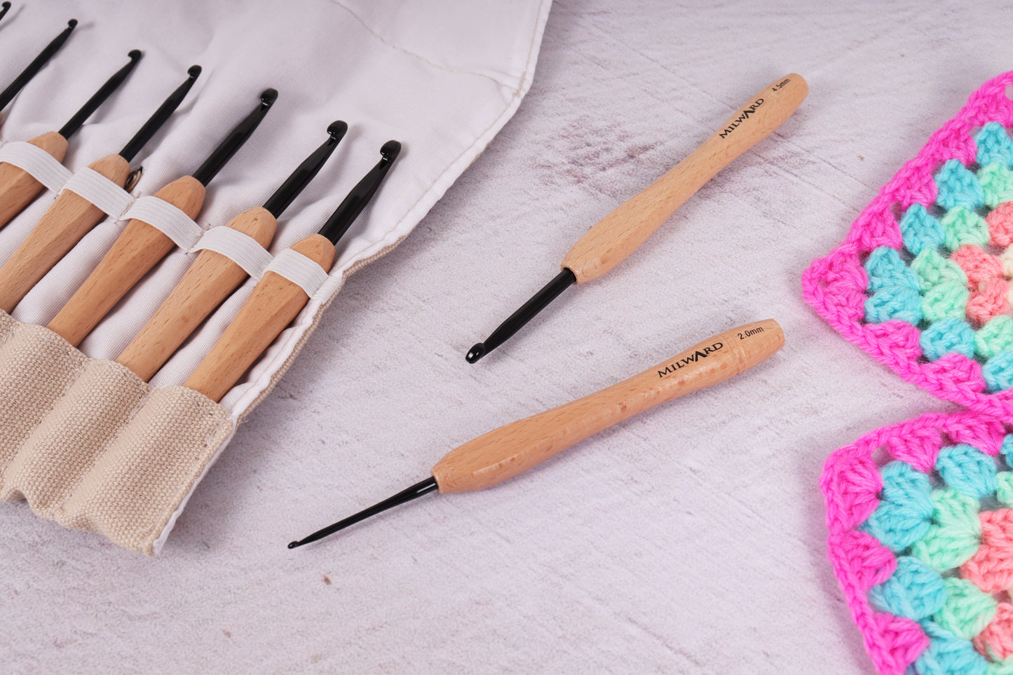 Beech Wooden Handle: Pack of 9 crochet hooks