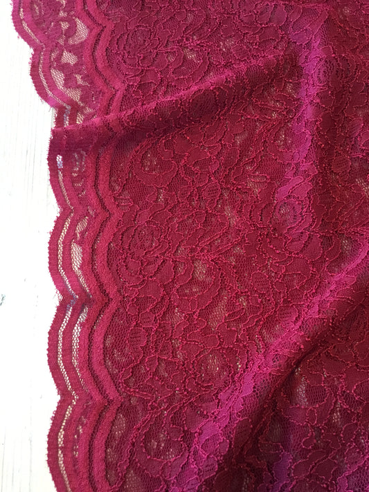 Blúnduefni  með kanti