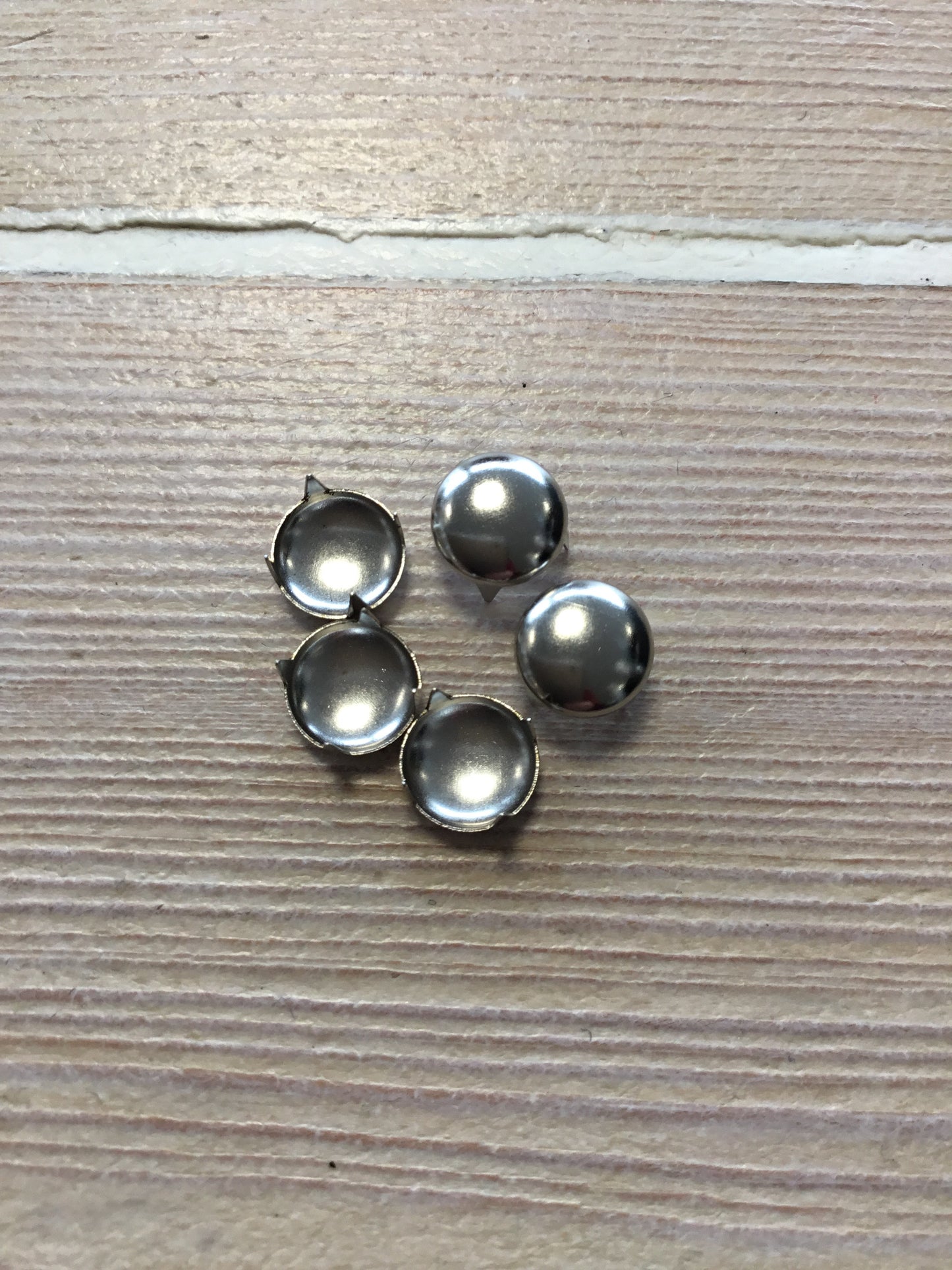 Studs 9mm