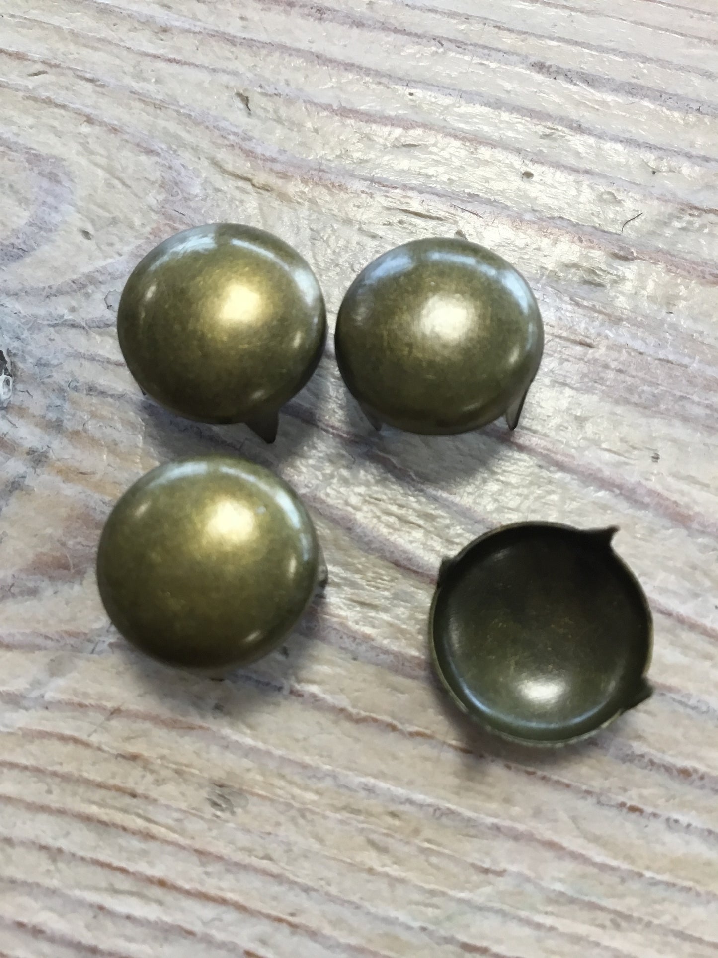Studs 13mm