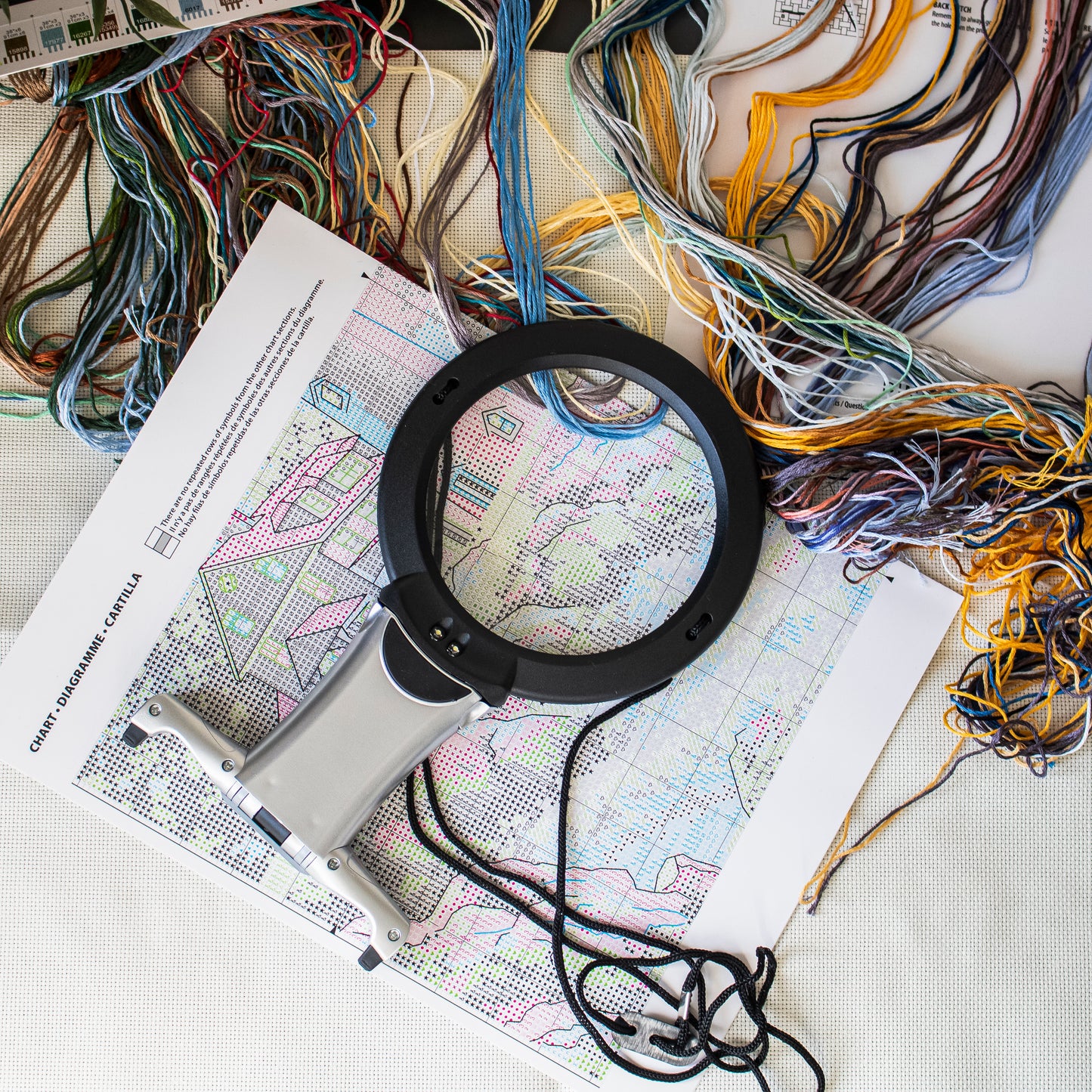 Magnifier: Illuminated: Hands-Free: 2-in-1: LED