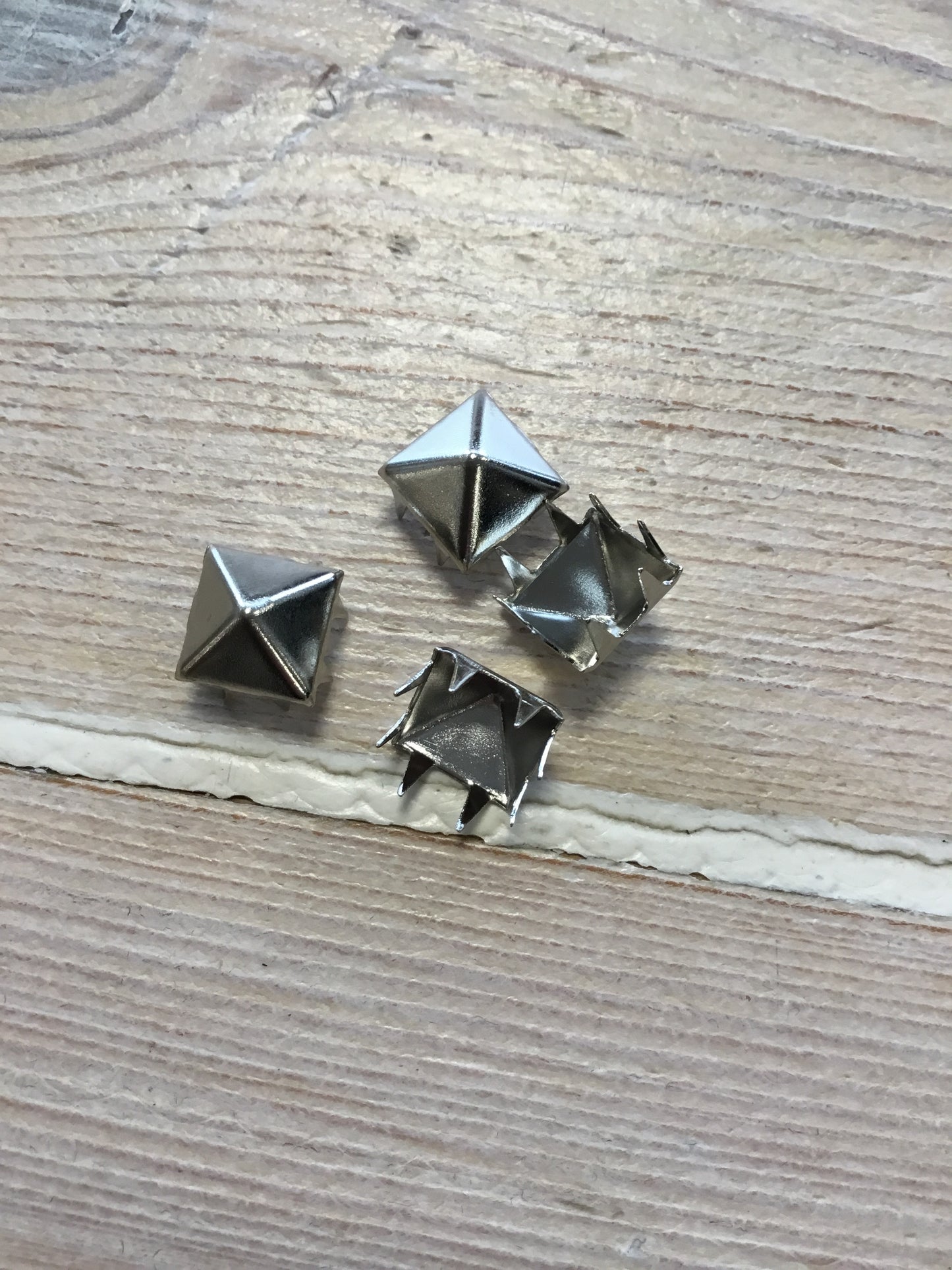 Studs 10mm