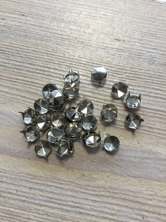 Studs 6mm