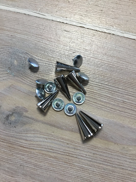 Studs 7x20mm