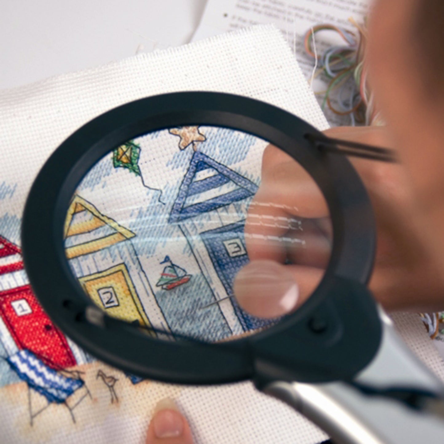 Magnifier: Illuminated: Hands-Free: 2-in-1: LED