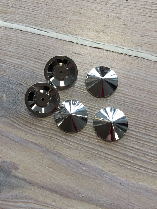 Studs 17x5mm