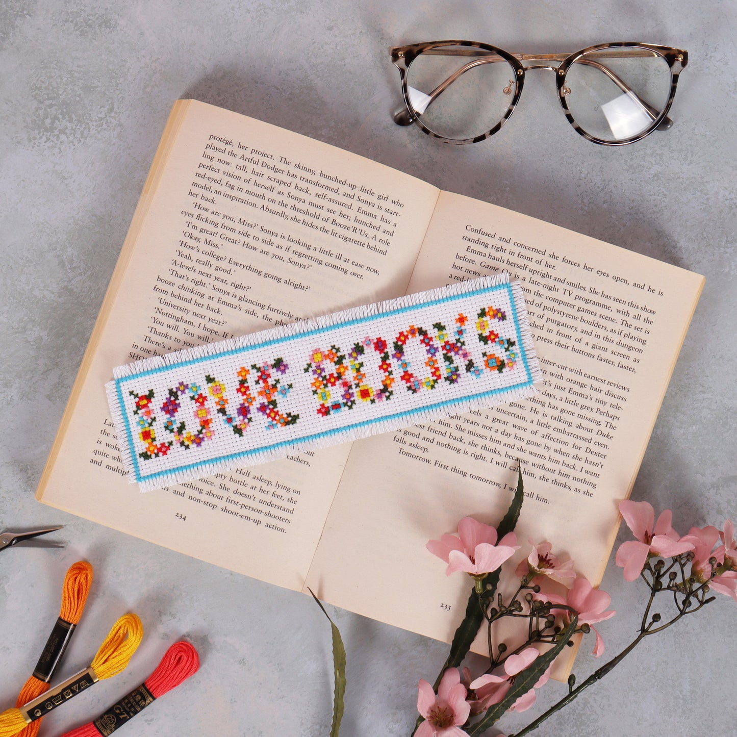 Útsaumur - Cross-stitch Bookmark Kit