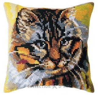 Útsaumur - Who runs the house?